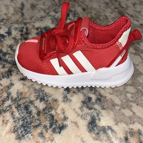 Red adidas shoes for babies/toddlers - Picture 7 of 10